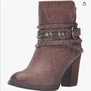 Not Rated brown ankle boots size 9